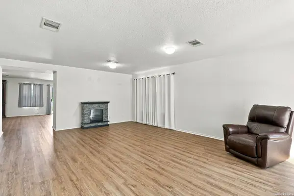 1334 Sunbend Fls, San Antonio, TX 78224