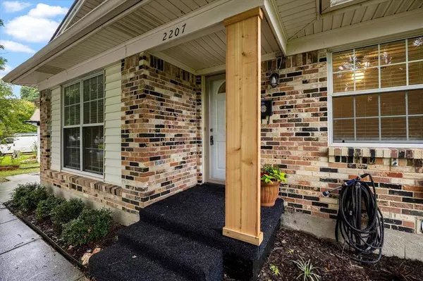 2207 English Drive, Garland, TX 75041