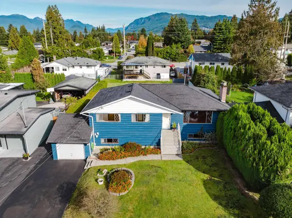 1831 Grover AVE, Coquitlam, BC V3J 3G7