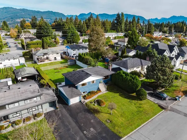 1831 Grover AVE, Coquitlam, BC V3J 3G7