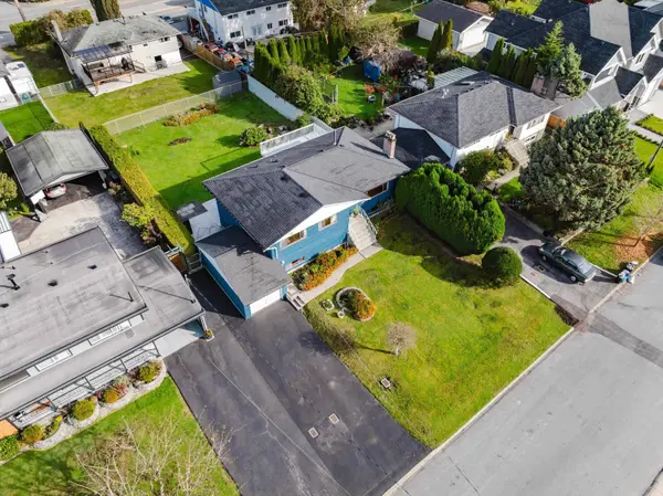 1831 Grover AVE, Coquitlam, BC V3J 3G7