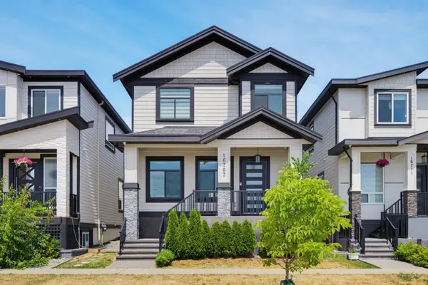 16707 15a AVE, Surrey, BC V3Z 9M4