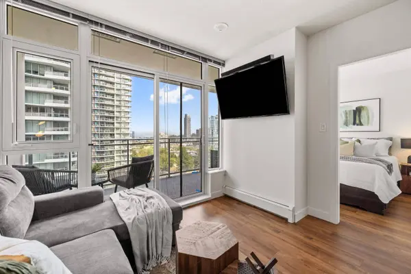 13308 Central AVE #1201, Surrey, BC V3T 0M4