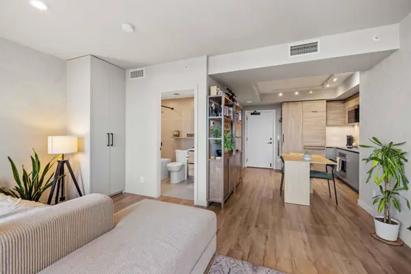 10448 University DR #911, Surrey, BC V3T 0S7