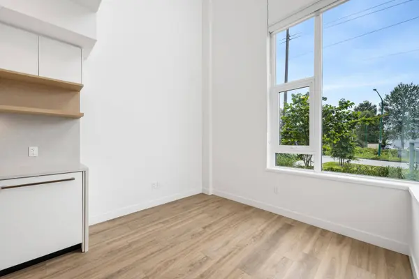 4433 Alaska ST #106, Burnaby, BC V5C 5T3