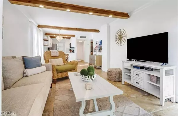 1300 Gulf Shore BLVD N #103, Naples, FL 34102