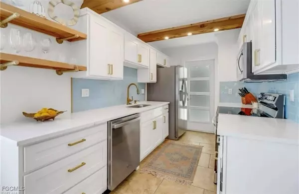 1300 Gulf Shore BLVD N #103, Naples, FL 34102