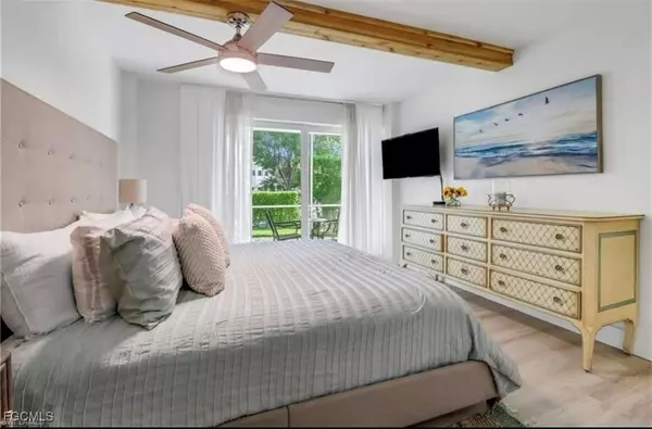 1300 Gulf Shore BLVD N #103, Naples, FL 34102