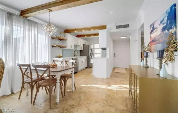 1300 Gulf Shore BLVD N #103, Naples, FL 34102