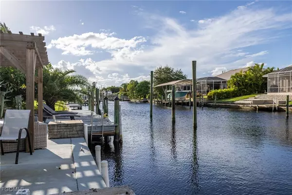 2003 SE 26th TER, Cape Coral, FL 33904