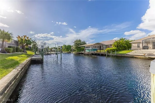 2003 SE 26th TER, Cape Coral, FL 33904