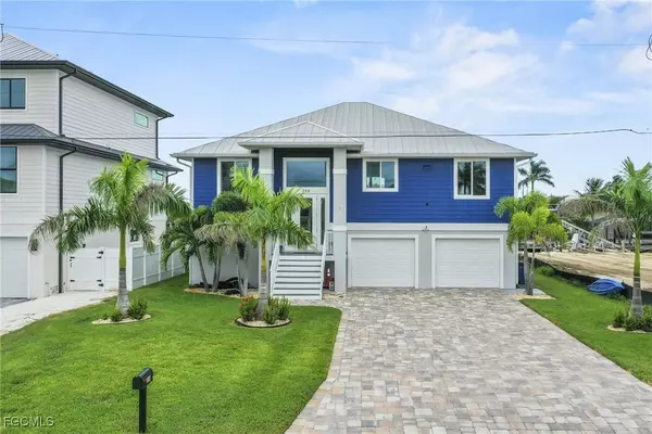 256 Ibis ST, Fort Myers Beach, FL 33931