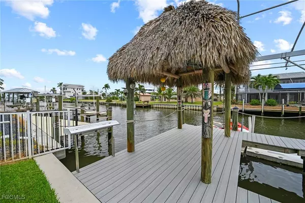 256 Ibis ST, Fort Myers Beach, FL 33931