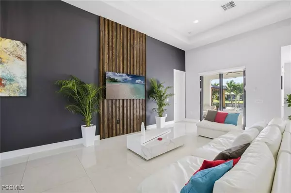 1308 SW 31st TER, Cape Coral, FL 33914