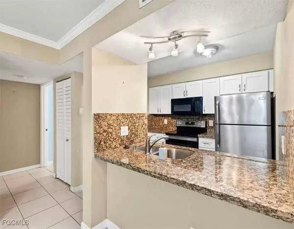 3419 Winkler AVE #509, Fort Myers, FL 33916