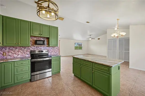 2948 SW 5th PL, Cape Coral, FL 33914