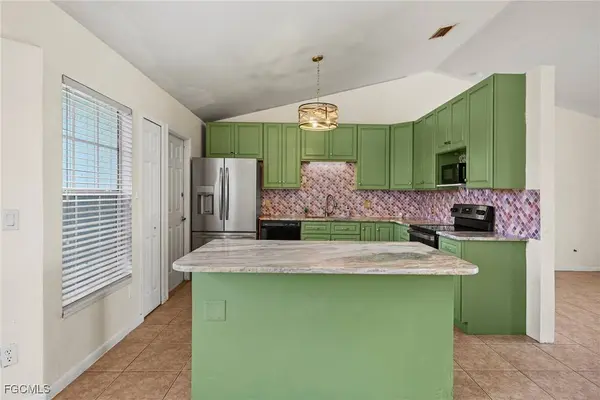 2948 SW 5th PL, Cape Coral, FL 33914