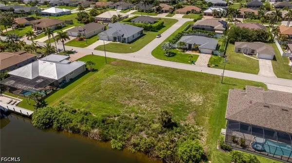 2201 SW 28th TER, Cape Coral, FL 33914