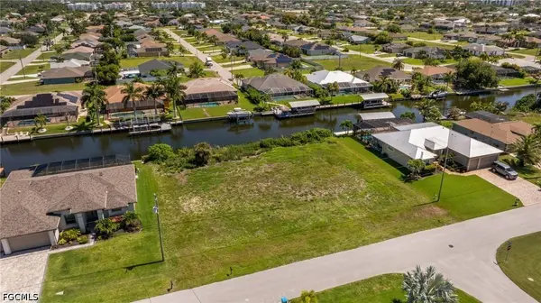 2201 SW 28th TER, Cape Coral, FL 33914