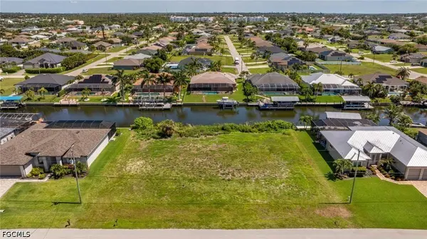 2201 SW 28th TER, Cape Coral, FL 33914