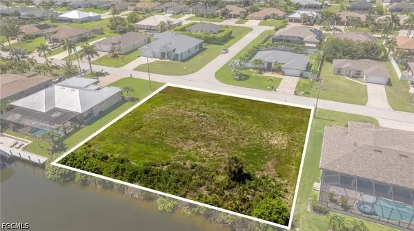 2201 SW 28th TER, Cape Coral, FL 33914