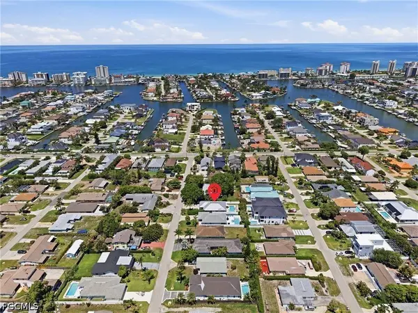 521 102nd AVE N, Naples, FL 34108