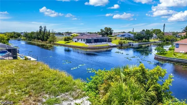 301 NW 5th TER, Cape Coral, FL 33993