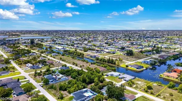 301 NW 5th TER, Cape Coral, FL 33993