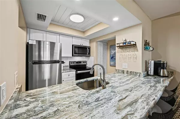 200 Lenell RD #215, Fort Myers Beach, FL 33931