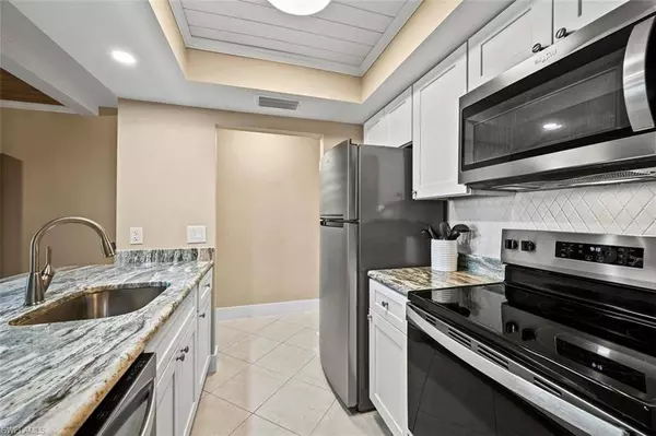 200 Lenell RD #215, Fort Myers Beach, FL 33931