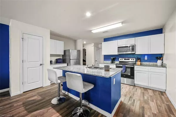 9032 Aegean CIR, Lehigh Acres, FL 33936