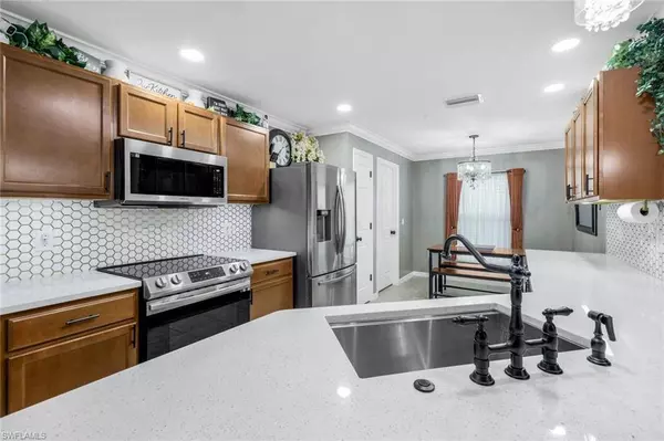 740 Evening Shade LN, Lehigh Acres, FL 33974