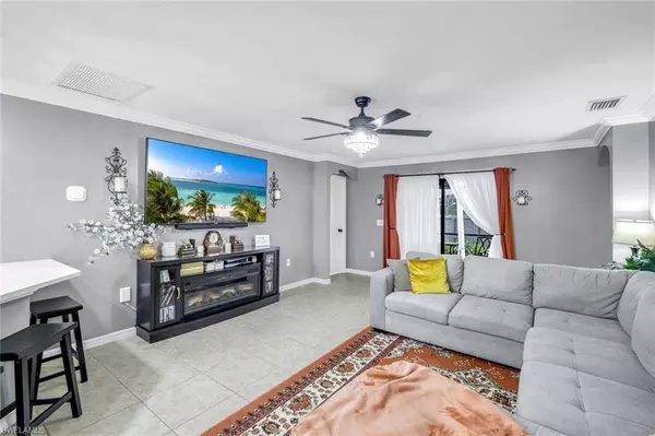 740 Evening Shade LN, Lehigh Acres, FL 33974