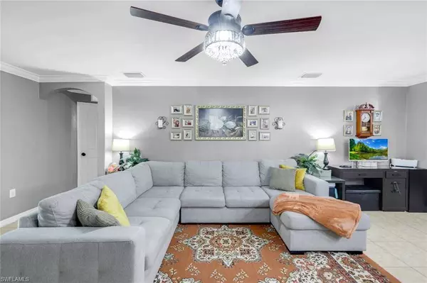 740 Evening Shade LN, Lehigh Acres, FL 33974