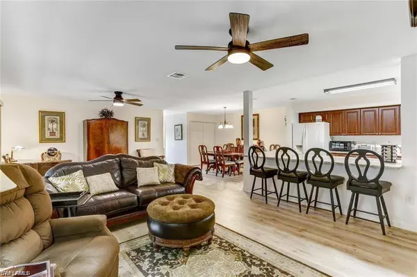 925 Palm View DR #111, Naples, FL 34110