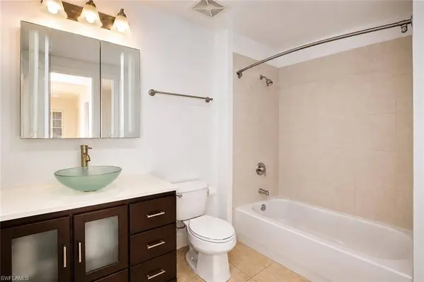410 Bayfront PL #2308, Naples, FL 34102