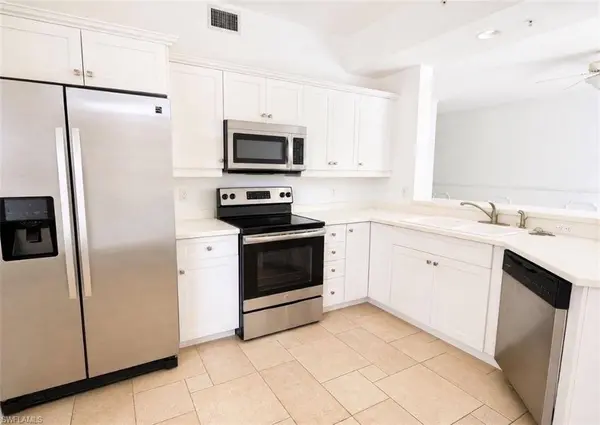 410 Bayfront PL #2308, Naples, FL 34102