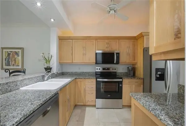 410 Bayfront PL #2405, Naples, FL 34102