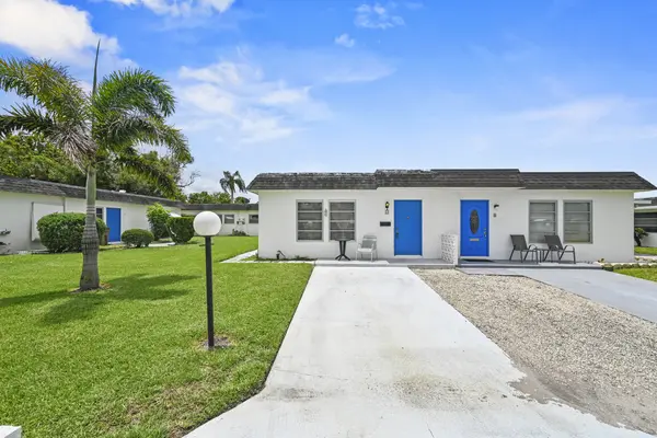 8 Tangerine Ct, Lehigh Acres, FL 33936-7217