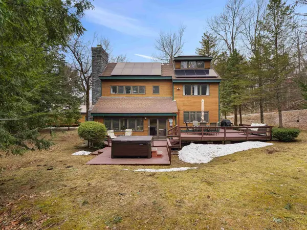 42 Roaring Brook Rd RD, Killington, VT 05751
