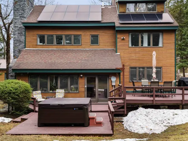 42 Roaring Brook Rd RD, Killington, VT 05751