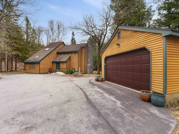 42 Roaring Brook Rd RD, Killington, VT 05751