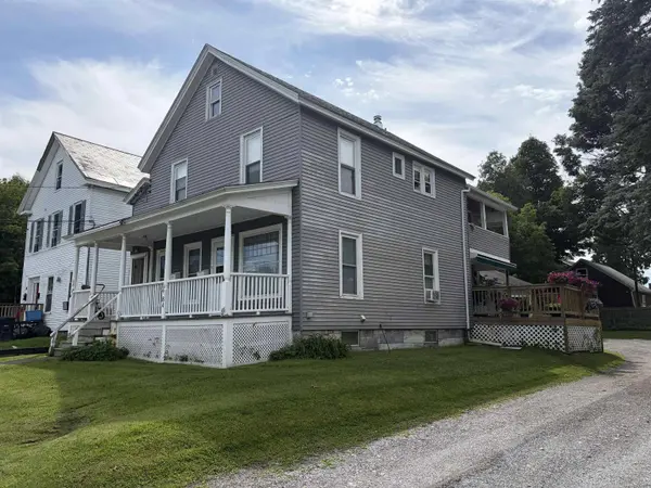 84 Crescent ST