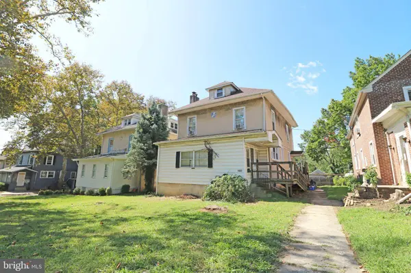 1402 MAIN ST