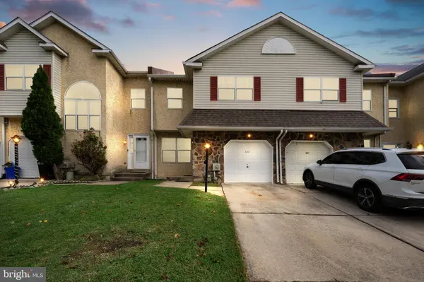 127 E WINONA AVE
