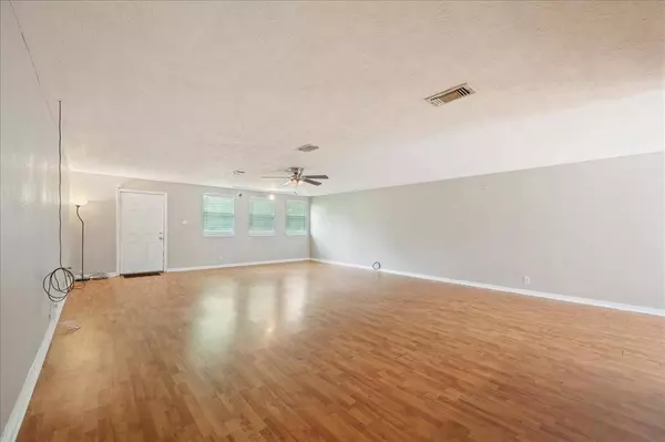 3848 Taft AVE, Groves, TX 77619