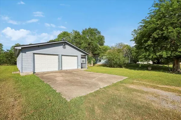 3848 Taft AVE, Groves, TX 77619