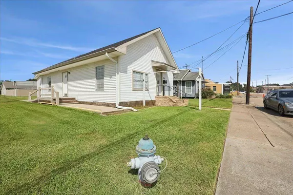 203 N 14th, Nederland, TX 77627