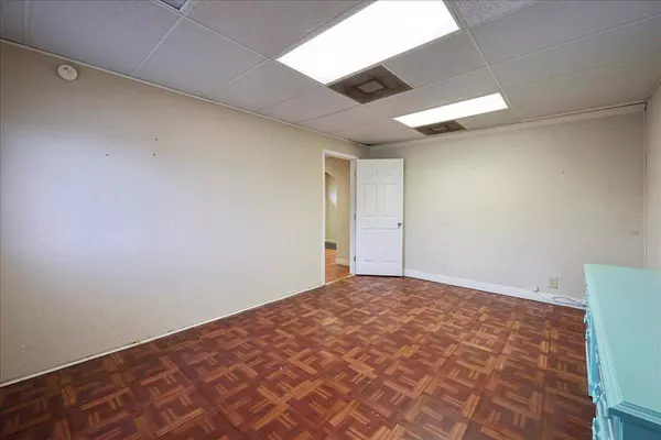 203 N 14th, Nederland, TX 77627