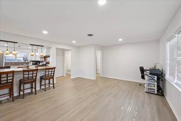 616 N 28th ST, Nederland, TX 77627